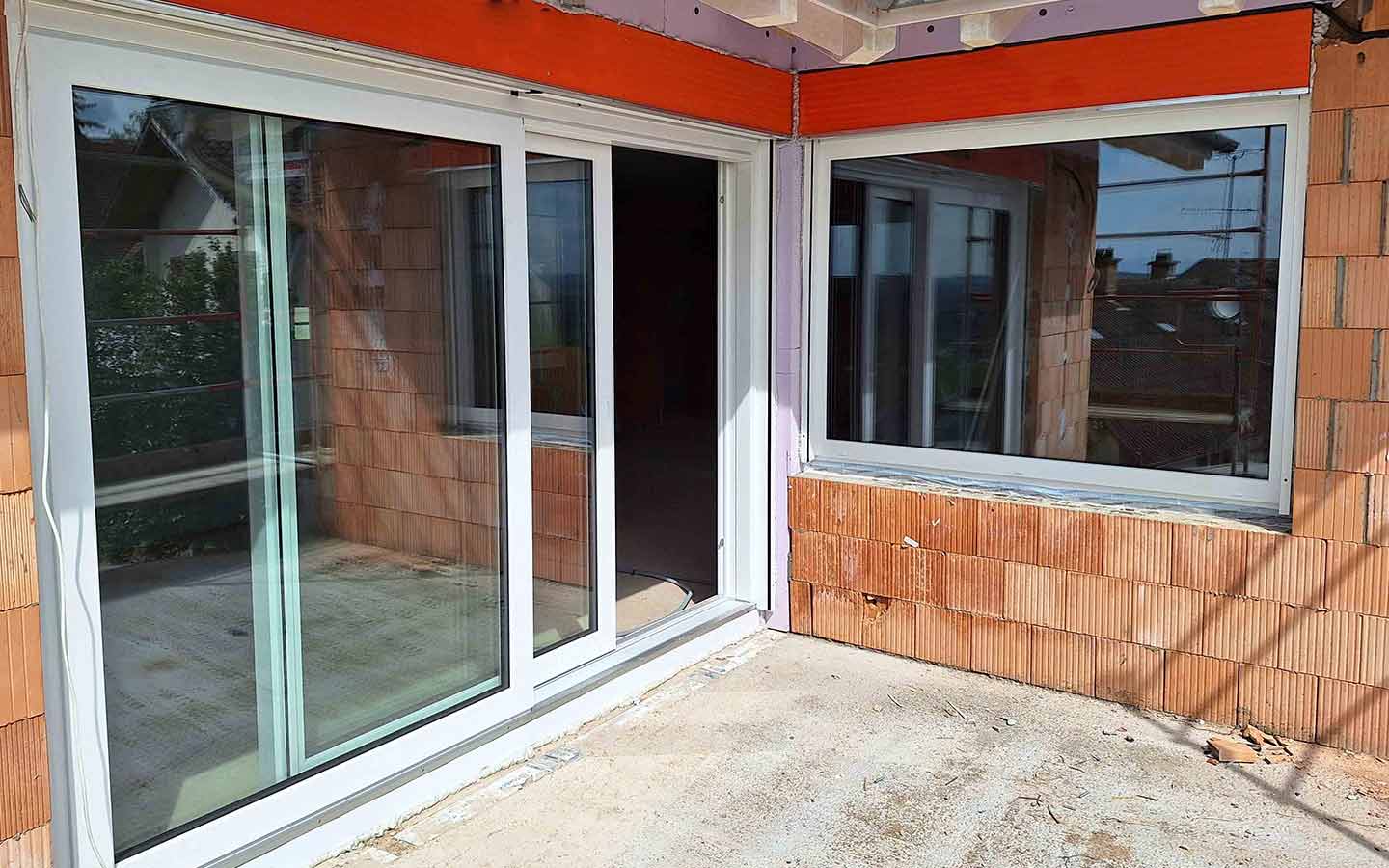 Grosse-Fenster-und-Schiebetueren-im-Trend